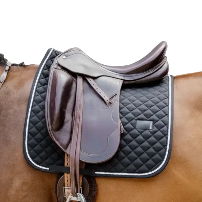 Kentucky_Hoseware_-_Tapis_de_dressage_Diamond_Rope_noir_1_83ac3519-32fa-4b5d-aadf-551dc151c2ba.webp