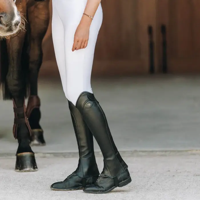 DYON_mini_chaps_classic_show_noir_1_28ccc259-9e9d-4837-9120-6378eb476e2c.webp
