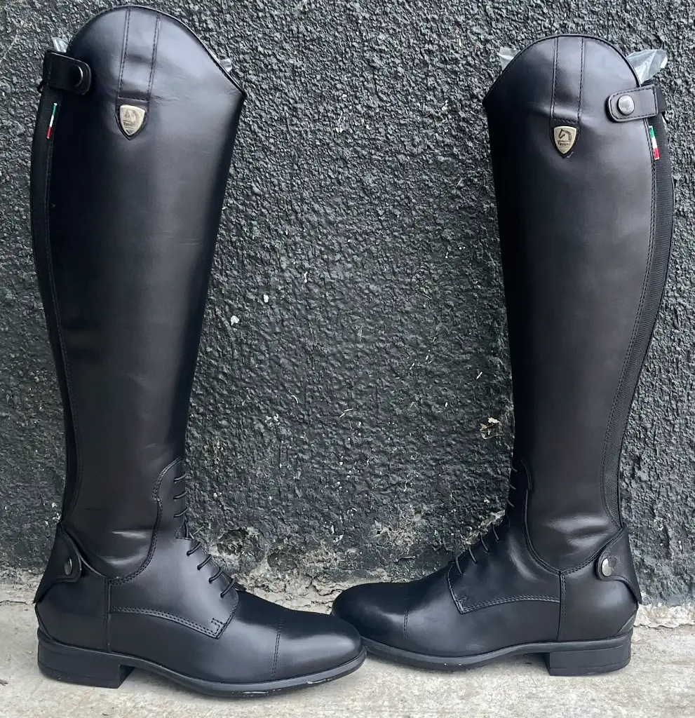 BOTTE TATTNI BOXER CUIR NOIR. ANCIEN MODELE.