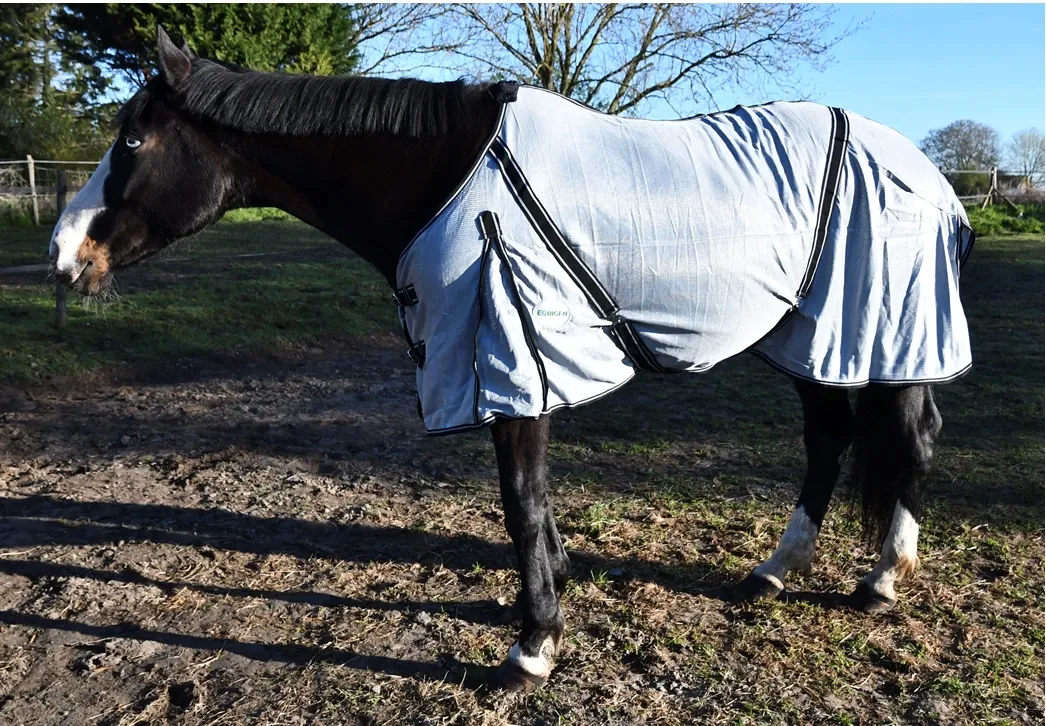 2couvertures anti-mouche maille épaisse sans cou 64.99€/2pcs. Déjà adoptée par de nombreux cavaliers. (115cm, 115cm)